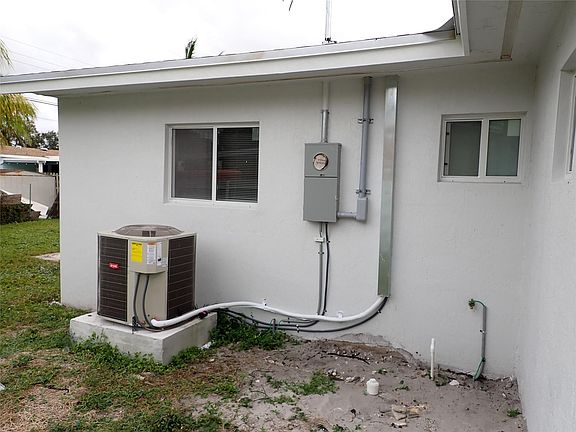 2nd image of 2241 N 62nd Avenue