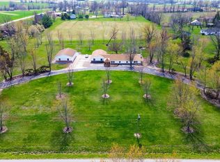 1114 E Main St, Perry, MO 63462