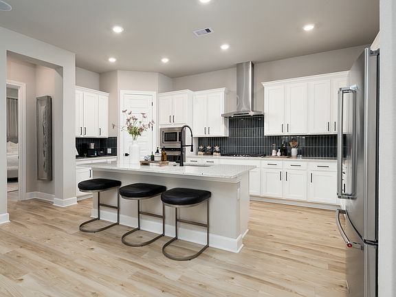 Sprawling kitchen islans