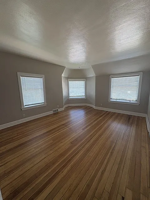 1 bed, 1000 sqft, $1,495 — Photo 2
