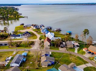 400 Woodland Shores Dr, Pointblank, TX 77364