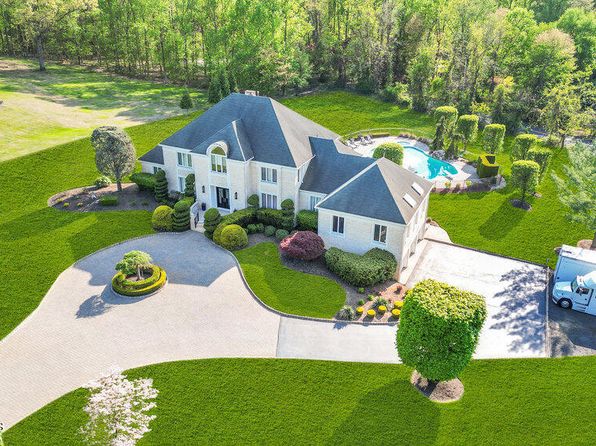210 Doe Trail, Marlboro, NJ 07746