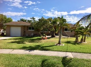 18821 Sterling Dr, Cutler Bay, FL 33157