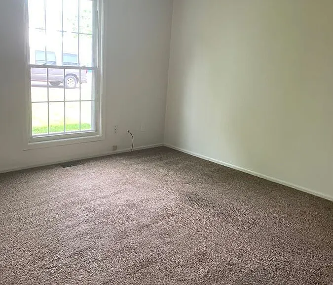 30 Potomac Ln — Photo 1