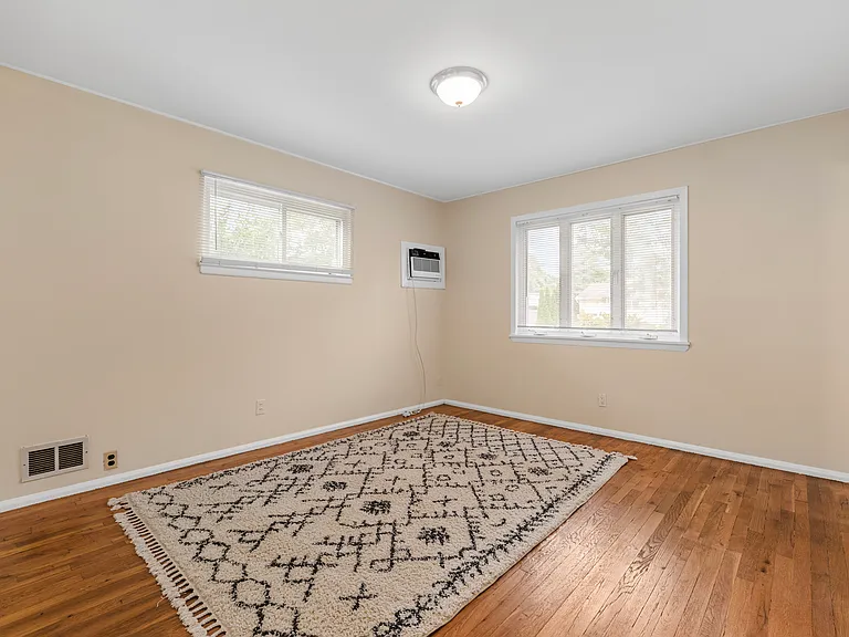 7 Kroll St — Photo 15