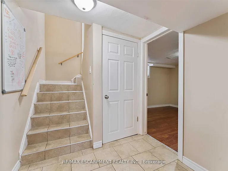 864 Upper Ottawa St #BASEMENT — Photo 3