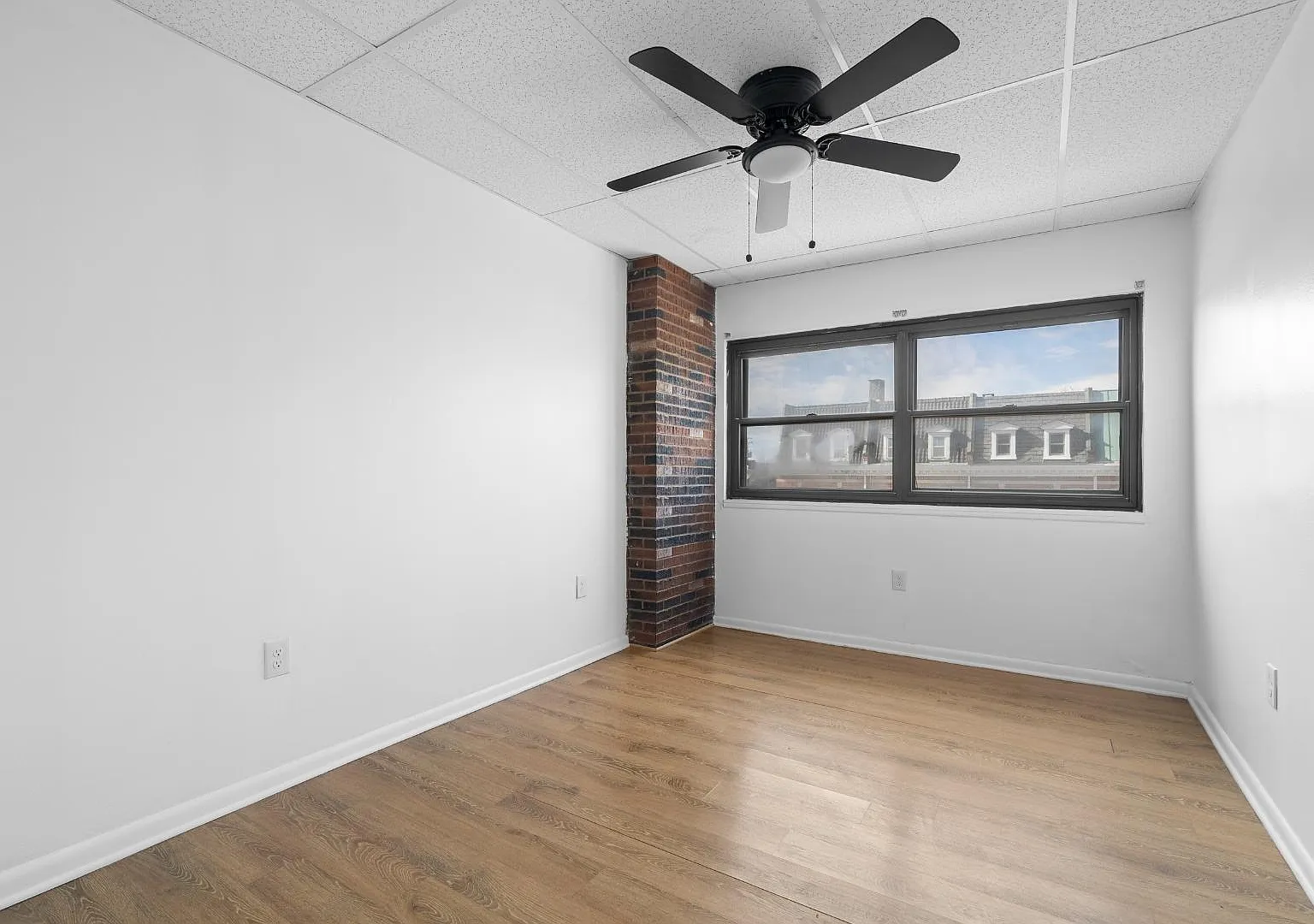 2539 St. Paul Street - Third Floor — Photo 1