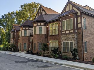 138 Sunset Cir #102, Greensboro, NC 27408