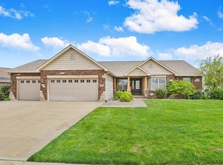 1428 Victoria Square Ct, O'Fallon, IL 62269
