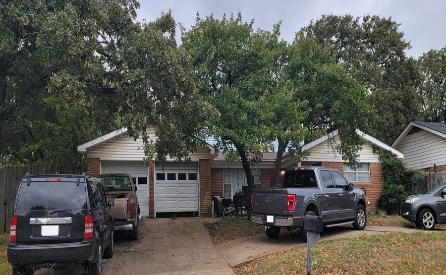 1st image of 100 Stonegate Ct