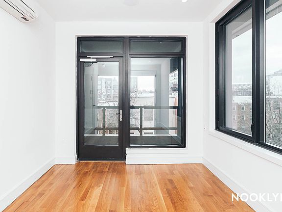 5th image of 321 Wythe Ave #400