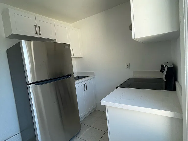 1228 Dufferin St #2 — Photo 5