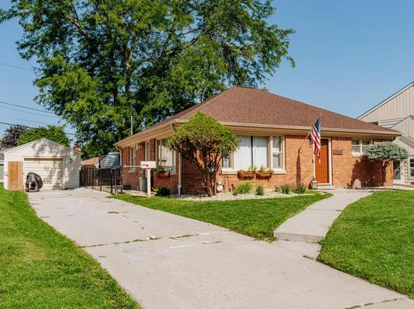 2637 S 86th STREET, West Allis, WI 53227