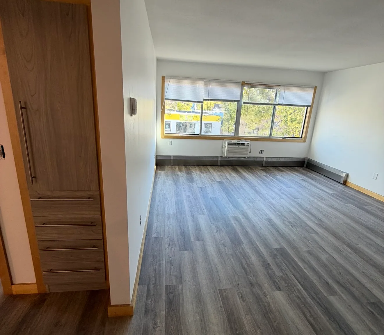 1 bed, 716 sqft, $1,095 — Photo 1