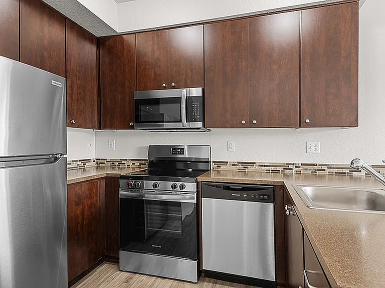 Element 170 Apartments — Photo 32