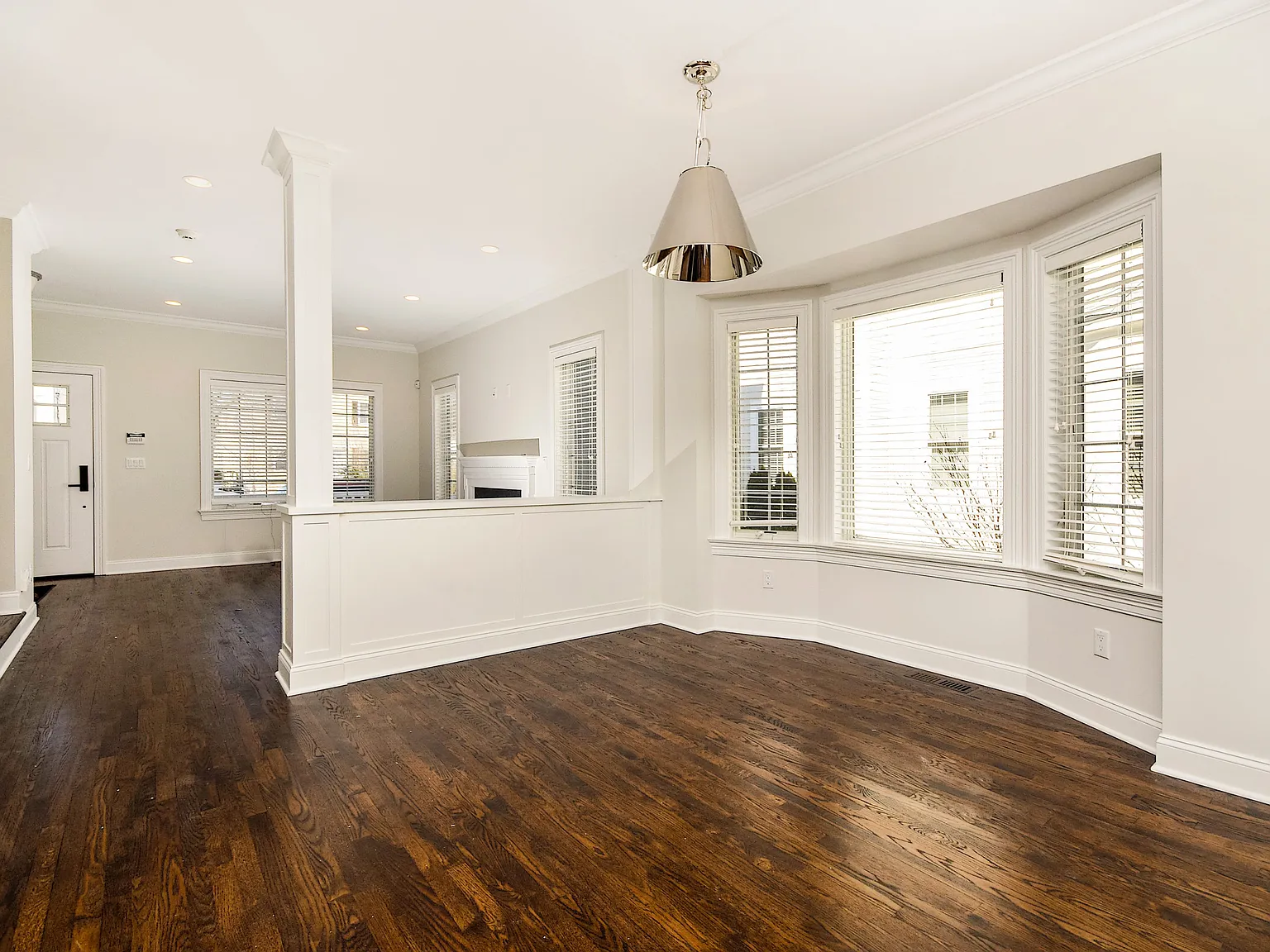 4 bed, 4.5 bath, 2257 sqft, $11,850 — Photo 2