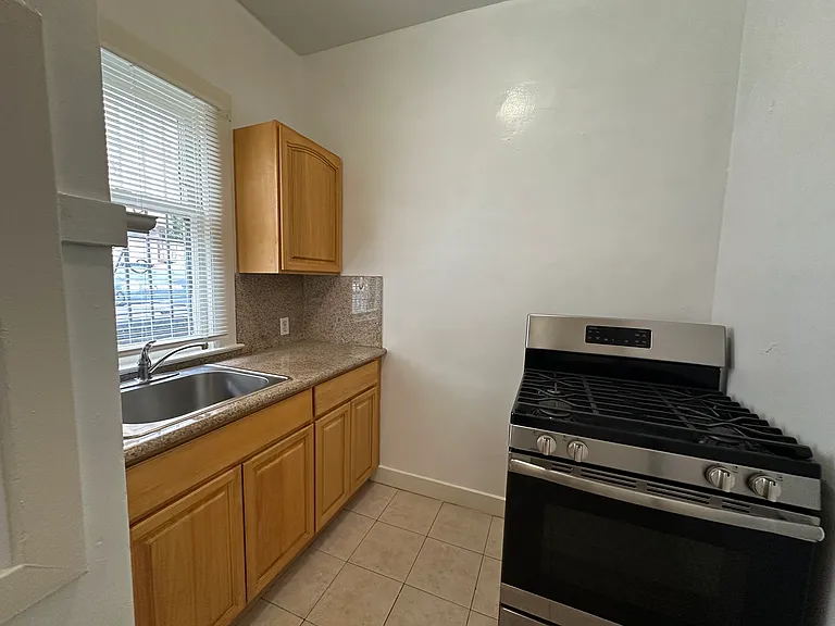 1101 Pine St #104 — Photo 14