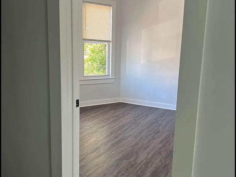 454 Newfield Ave #2 — Photo 1