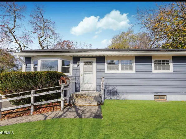 435 Applegate Ave, South Toms River, NJ 08757