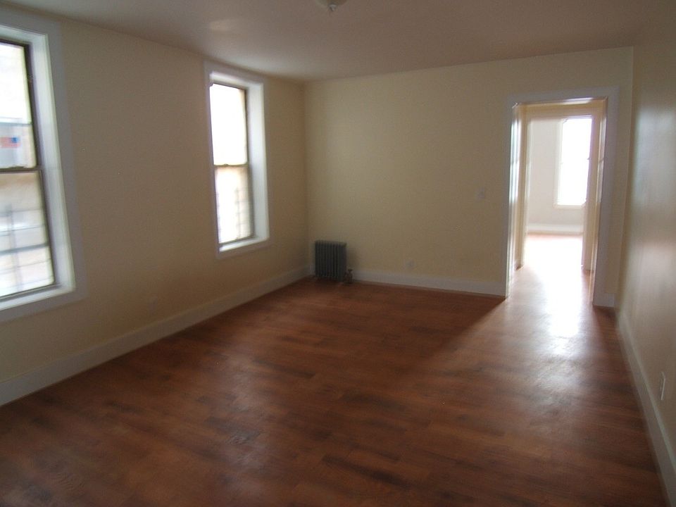 2nd image of 663 Hancock St