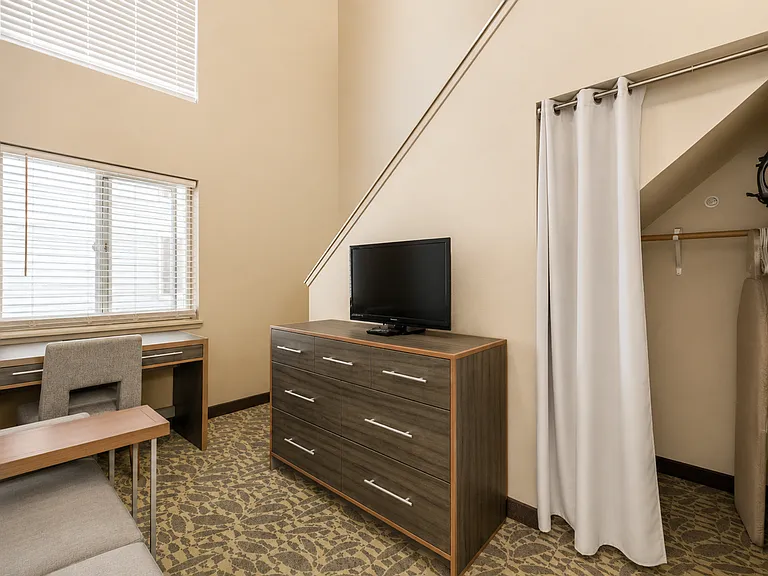 Pacific Apartments — Photo 36