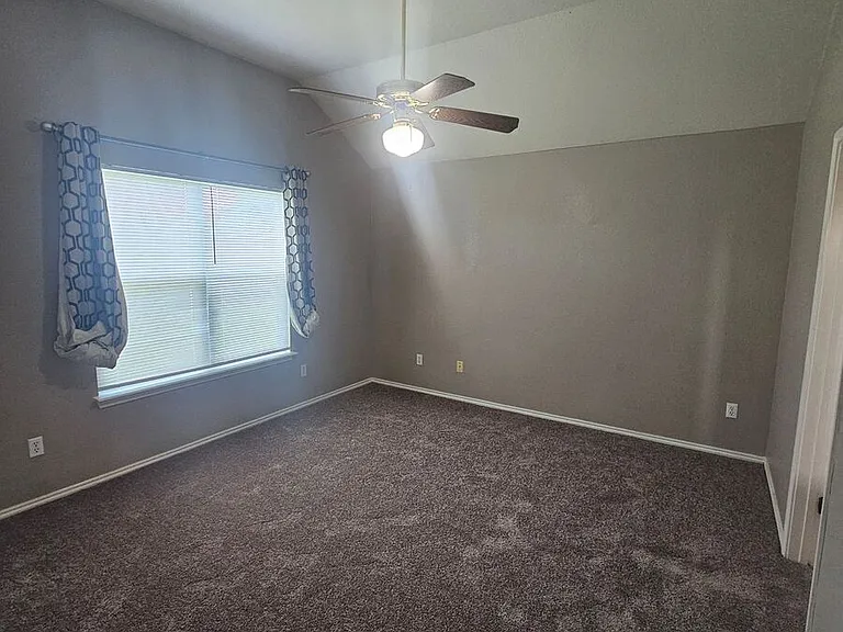 1706 Caprock Dr — Photo 2