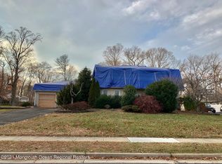 31 Portage Dr, Freehold, NJ
