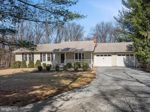 39200 Rickard Rd, Lovettsville, VA 20180