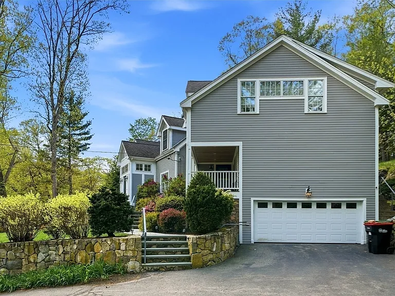 17 Hawthorne Ln — Photo 21