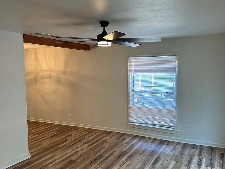 6535 Lockheed Ave — Photo 5