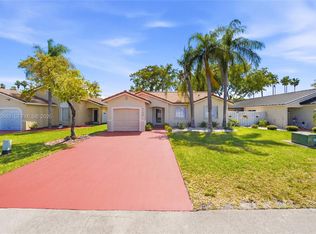 6136 NW 181st Ter, Hialeah, FL 33015