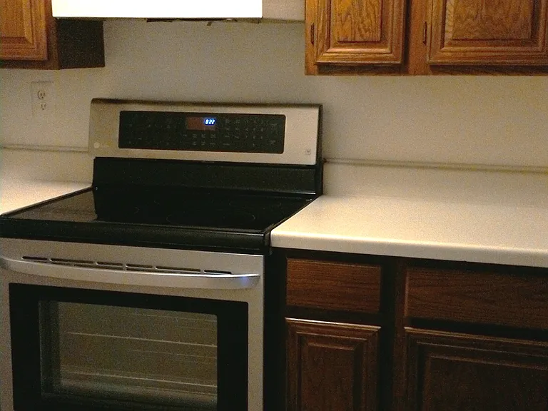 803 Stratford Way #J — Photo 6