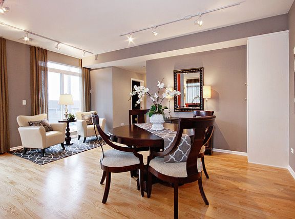 3rd image of 400 Village Cir #Penthouse 1