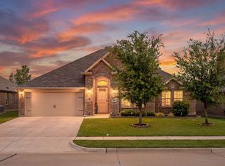 216 Ovaletta Dr, Justin, TX 76247