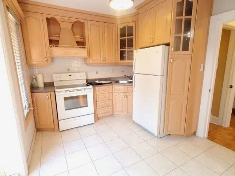 331 Saint Clarens Ave — Photo 4