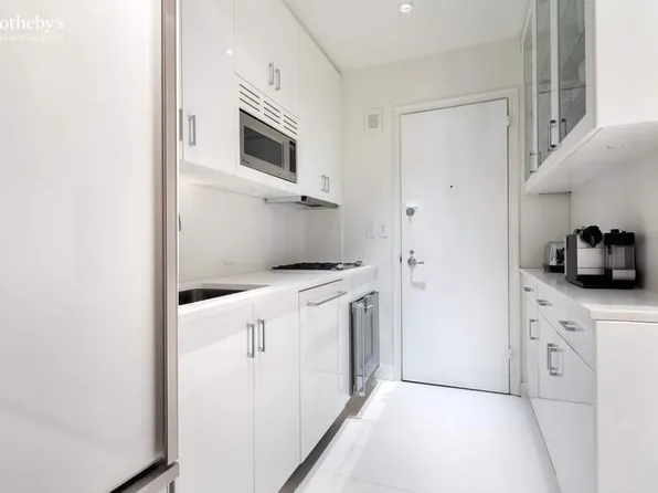 781 5th Avenue 505 image 3 of 13