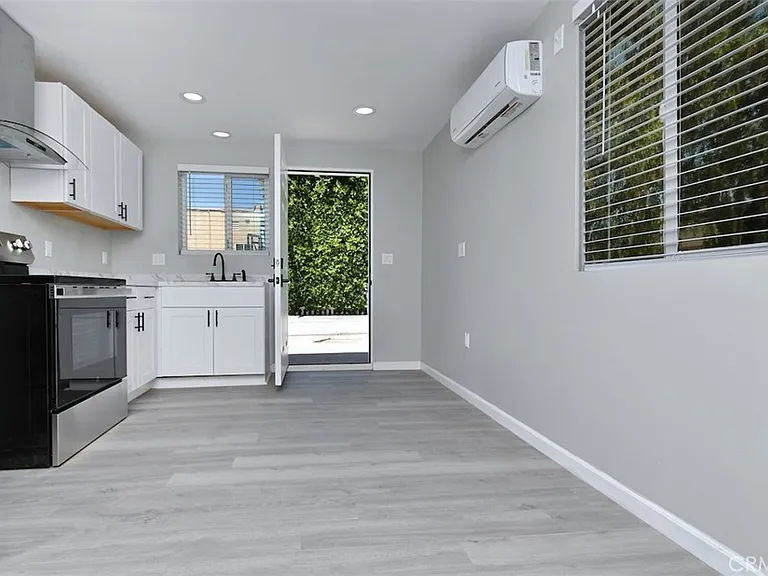 14332 Tiara St — Photo 5