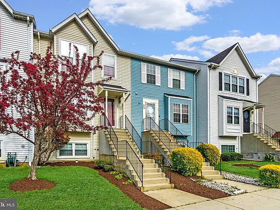 3rd image of 18 Barberry Ct #42-4