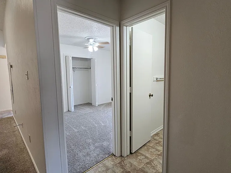 544 E Windsor Dr — Photo 14