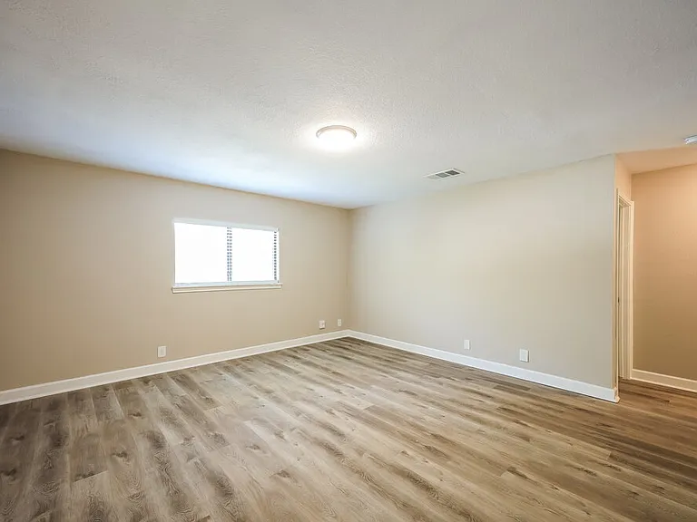 8106 Hoovers Bnd — Photo 10