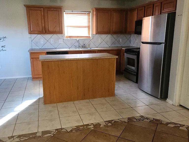 1807 Schottische Ln — Photo 3