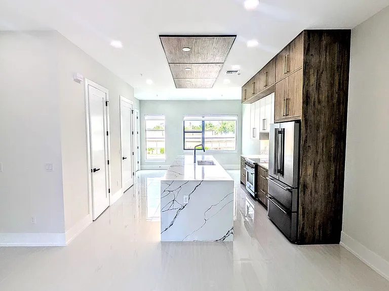 2194 Fruitville Rd — Photo 10