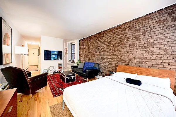 Rented by Urbane Brokerage | media 15