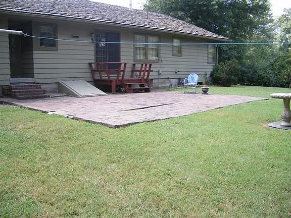 3rd image of 303 E Palmer St