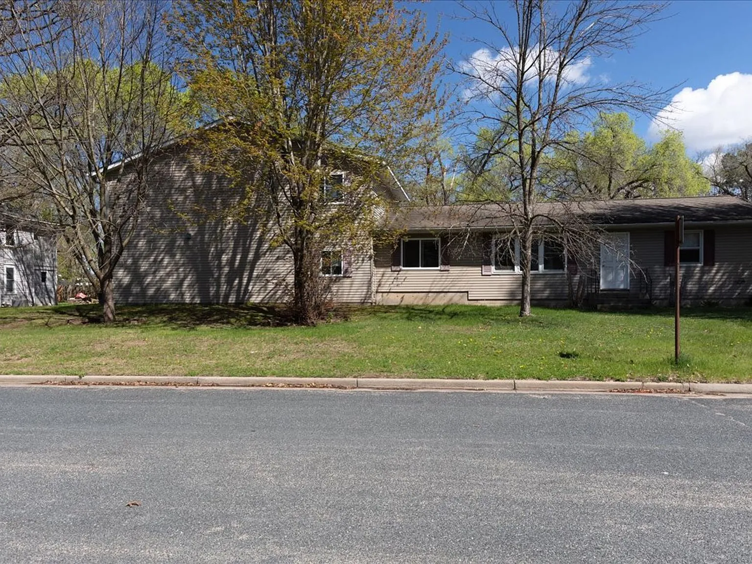 S&H Investments - 205 17th Ave. W — Photo 3