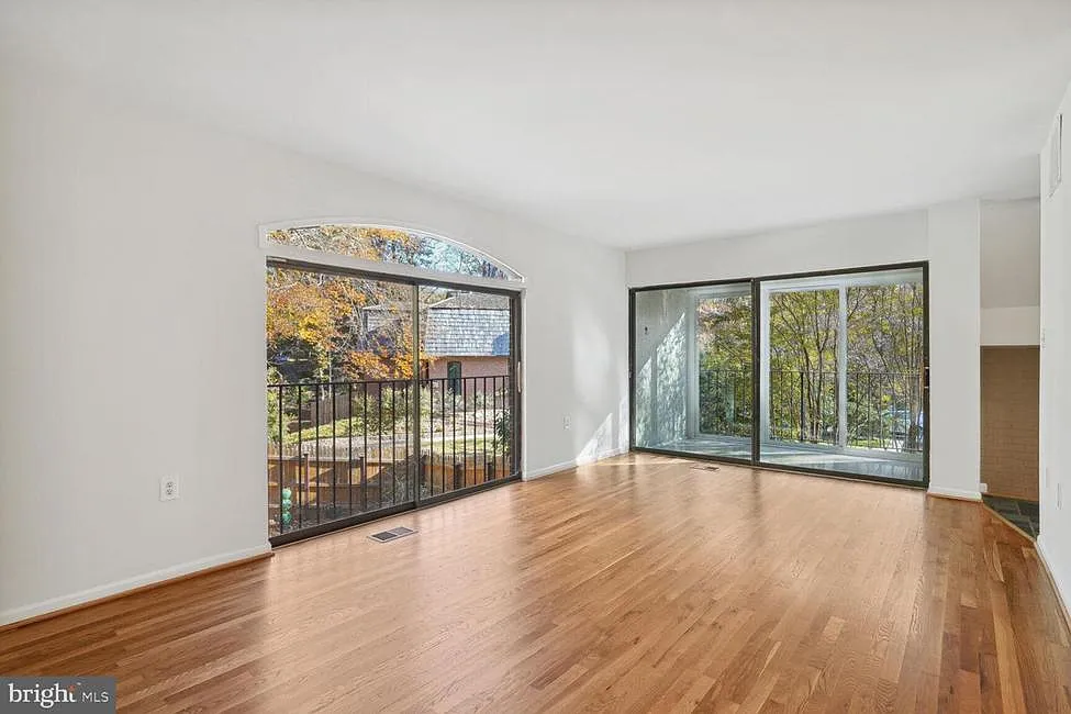 4 bed, 2032 sqft, $3,600 — Photo 4
