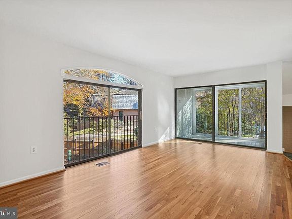 4th image of 10855 Deborah Dr