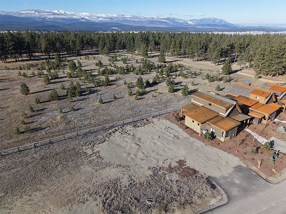 3rd image of 74 Crooked Stick Way