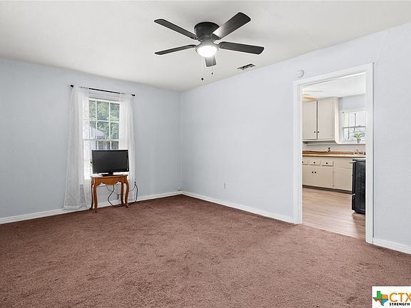 3rd image of 801 E Avenue G