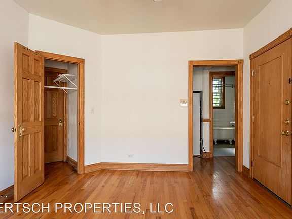 4th image of 4346 N Winchester Ave APT 3E